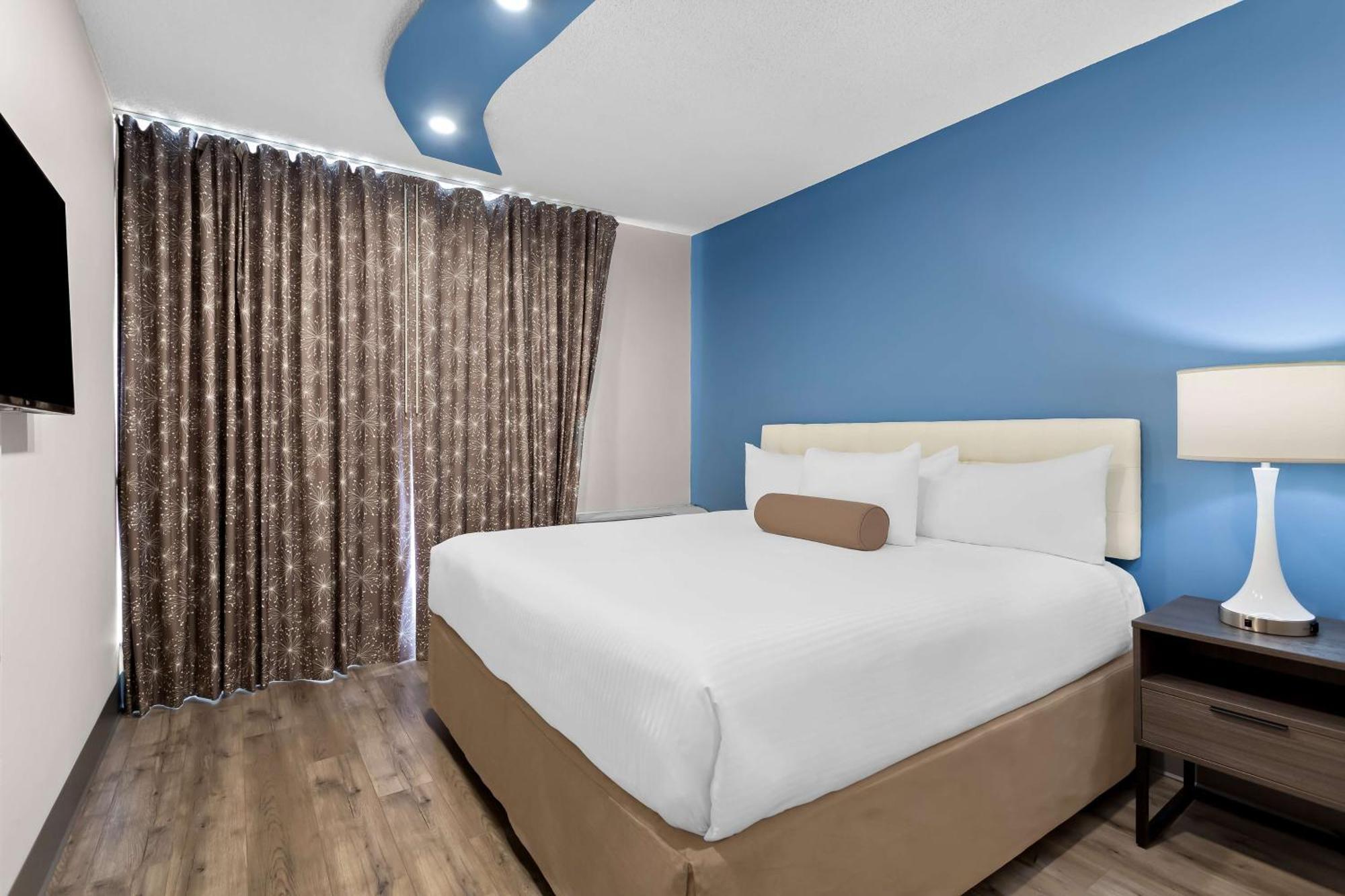 Surestay Plus By Best Western Windsor Exterior photo