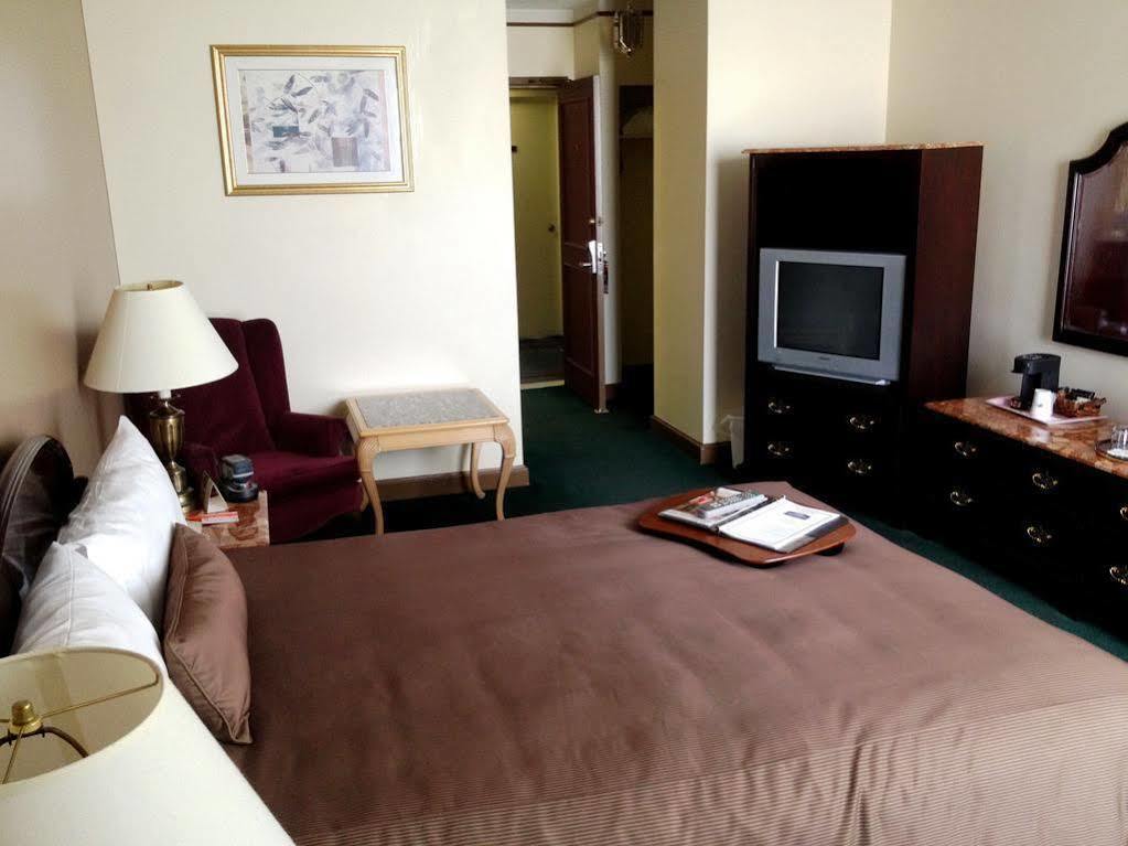 Surestay Plus By Best Western Windsor Exterior photo